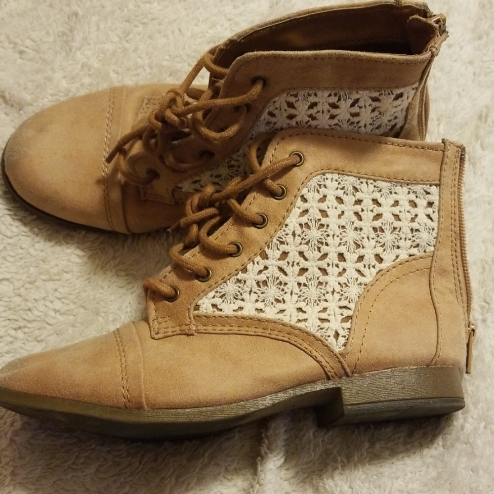 Girl boots